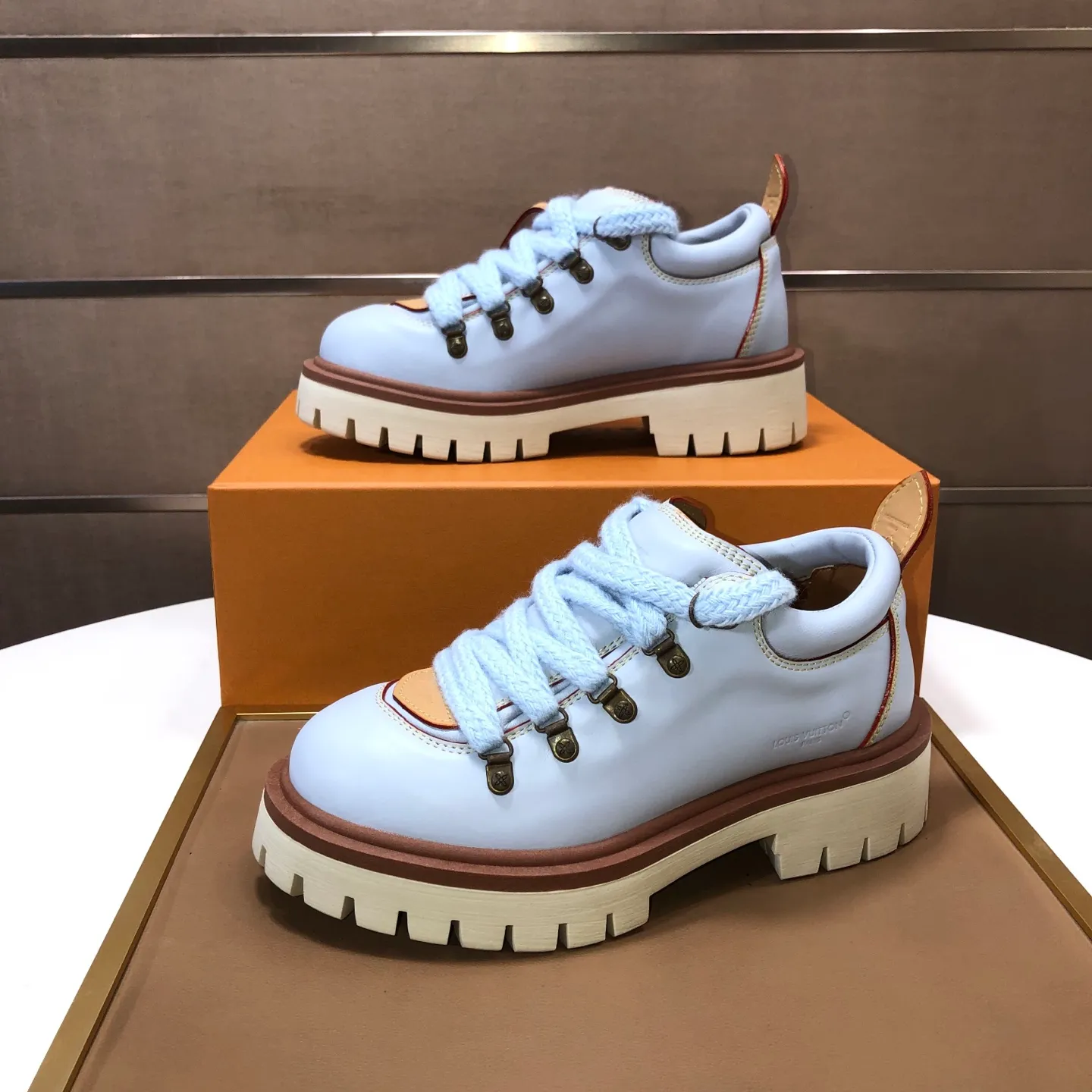 Men's shoes 💰660💰 LV Louis Vuitton 2025 autumn and winter new couple's new style, the original version is developed one to one, retro fashion, handsome and cool mountaineering derby shoes are out of stock 👍 💎 Material: imported first-layer cowhide 💎 Lining: imported lambskin 💎 Outsole: original molded TR non-slip sole 💎 Bottom height: 3.5cm 💎 Shoe size: 35-45 for both men and women